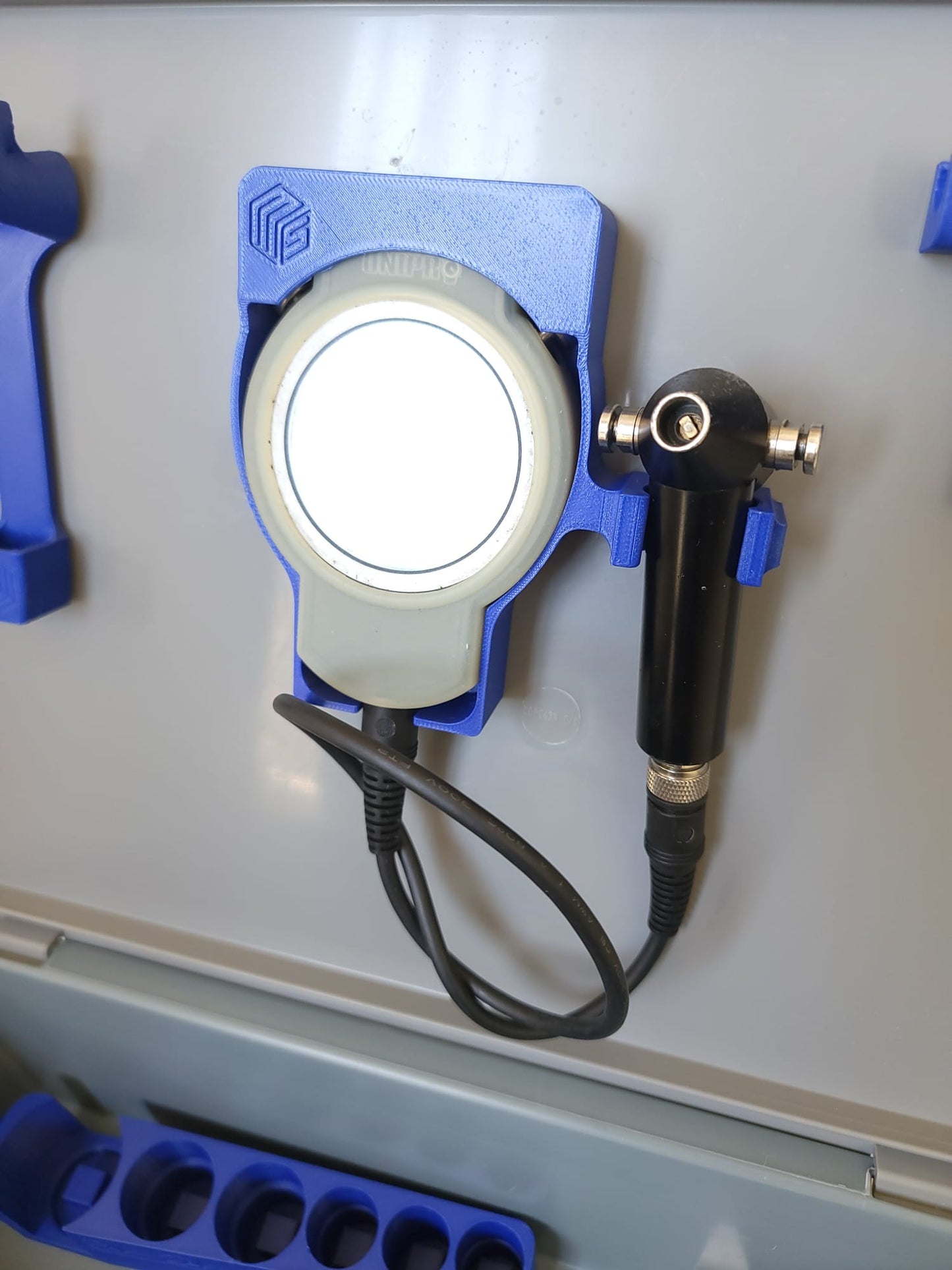 Cassettiera: porta manometro Unipro